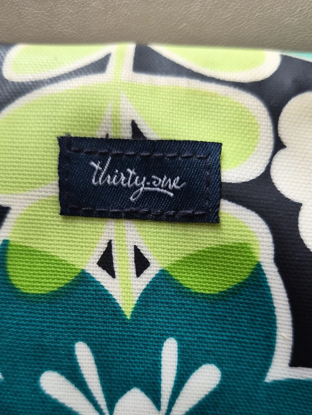 thirty-one Teal & Lime Floral Hanging Makeup Organizer